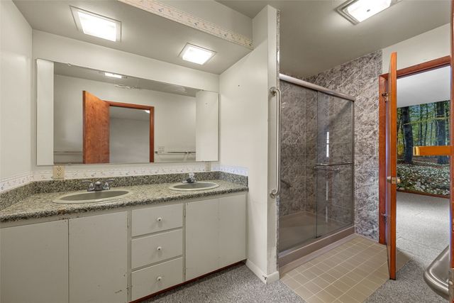 3813 Tomahawk Trail SE, Cedar Rapids, IA 52403