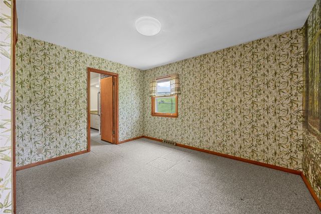 3813 Tomahawk Trail SE, Cedar Rapids, IA 52403