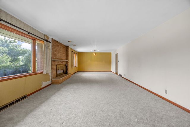 3813 Tomahawk Trail SE, Cedar Rapids, IA 52403