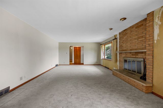 3813 Tomahawk Trail SE, Cedar Rapids, IA 52403
