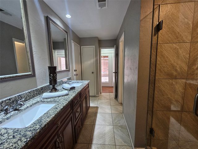 318 Teakwood Lane, Lewisville, TX 75067