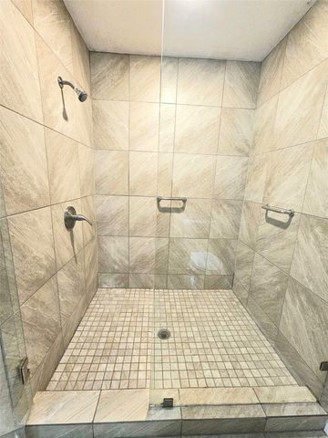 318 Teakwood Lane, Lewisville, TX 75067