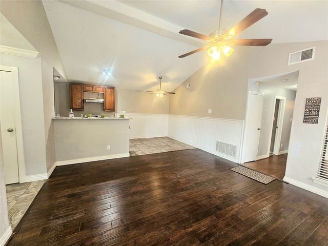 318 Teakwood Lane, Lewisville, TX 75067