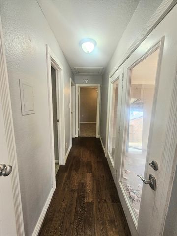 318 Teakwood Lane, Lewisville, TX 75067