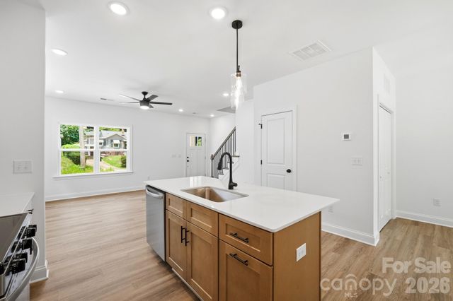 116 7th Avenue SE, Hickory, NC 28602