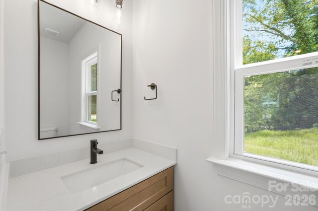 116 7th Avenue SE, Hickory, NC 28602