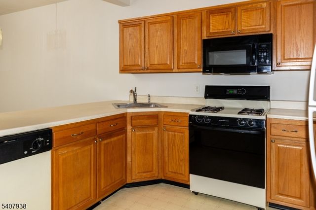 3302 Cleveland Ln 302, Rockaway Twp., NJ 07866