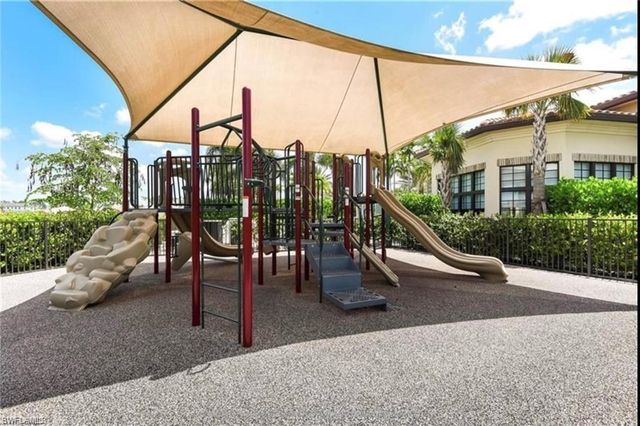 9170 Woodhurst DR, Naples, FL 34120