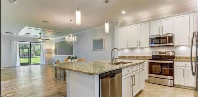 9170 Woodhurst DR, Naples, FL 34120