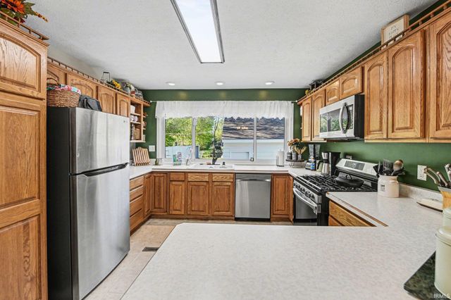 28180 Pennsylvania Avenue, Elkhart, IN 46516