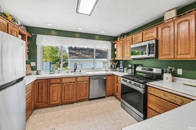 28180 Pennsylvania Avenue, Elkhart, IN 46516