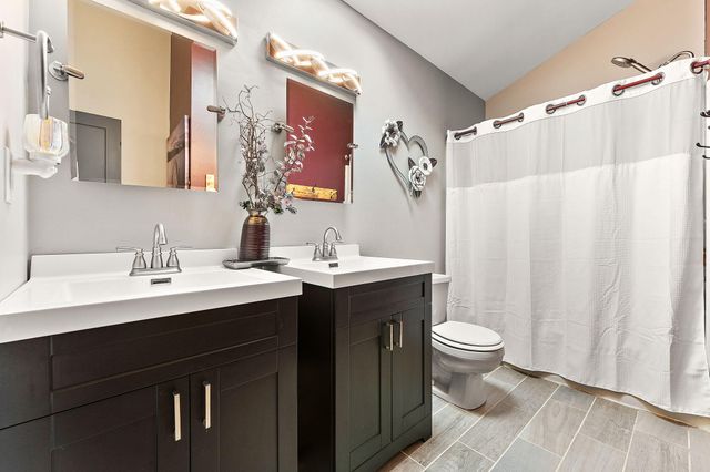 292 Streamwood Drive, Valparaiso, IN 46383