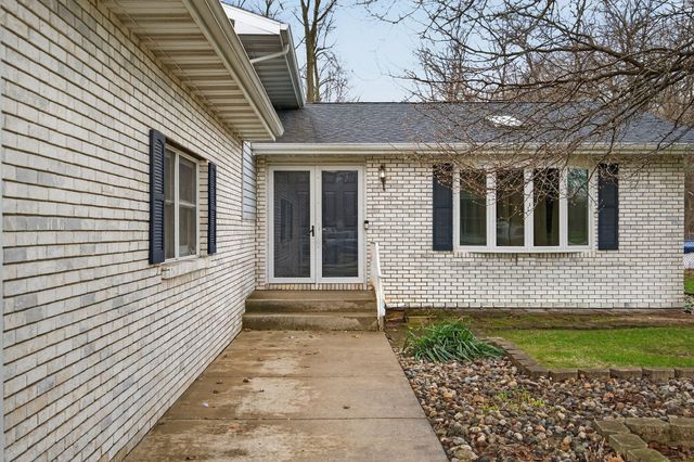292 Streamwood Drive, Valparaiso, IN 46383