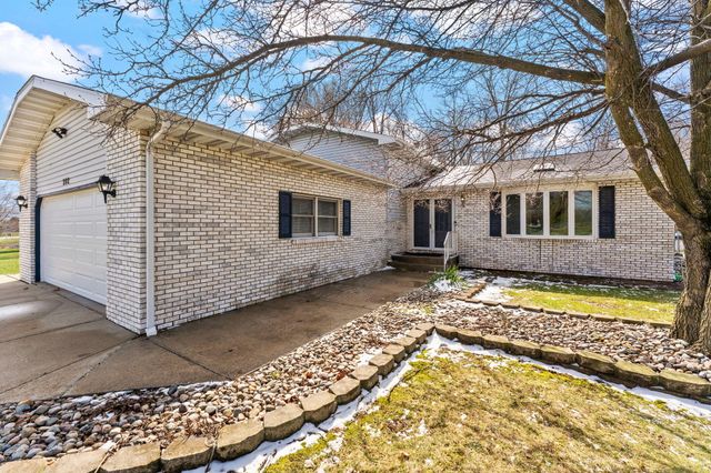 292 Streamwood Drive, Valparaiso, IN 46383