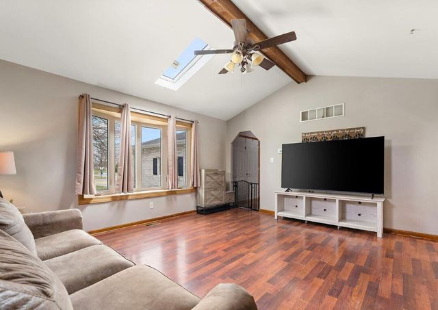 292 Streamwood Drive, Valparaiso, IN 46383