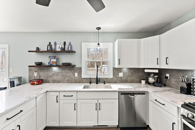 292 Streamwood Drive, Valparaiso, IN 46383