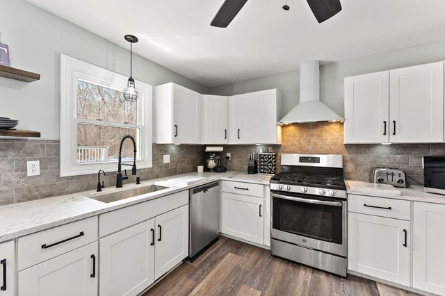 292 Streamwood Drive, Valparaiso, IN 46383