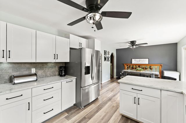 292 Streamwood Drive, Valparaiso, IN 46383