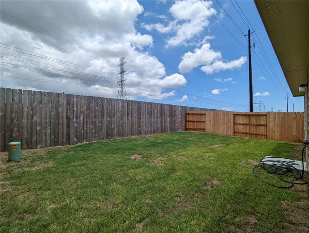 8810 Wooster Trails Drive, Baytown, TX 77521