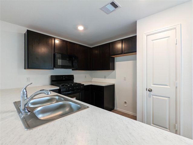 8810 Wooster Trails Drive, Baytown, TX 77521