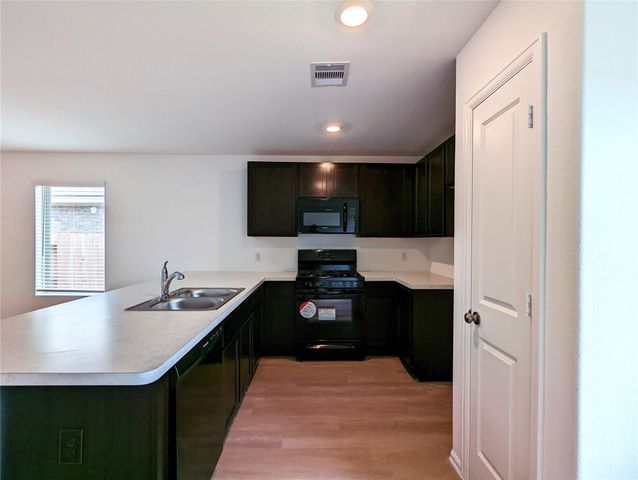 8810 Wooster Trails Drive, Baytown, TX 77521