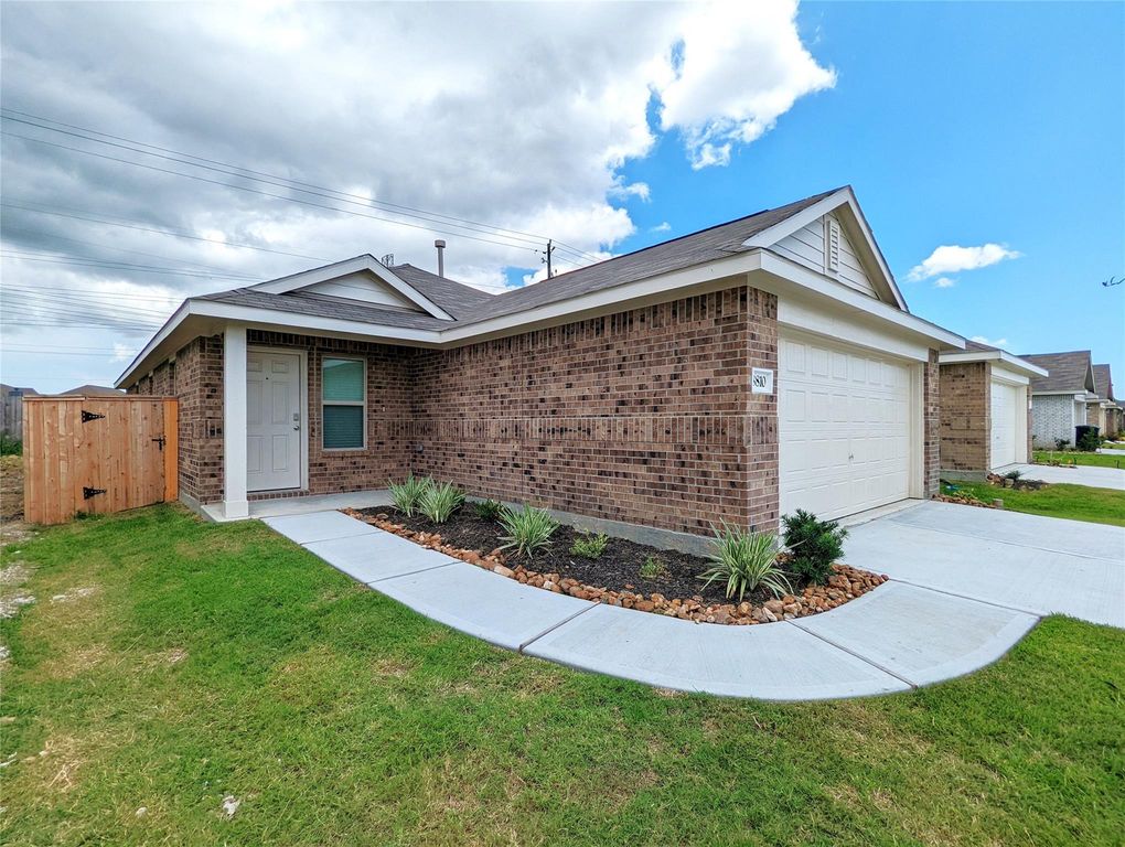 8810 Wooster Trails Drive, Baytown, TX 77521