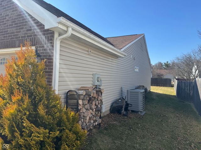 9984 Gentry Drive, Fishers, IN 46038