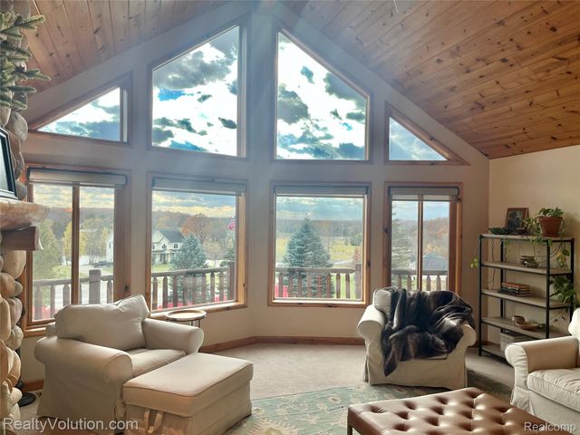 5012 Vista Bay Trail, Hadley Township, MI 48438