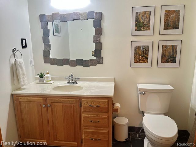 5012 Vista Bay Trail, Hadley Township, MI 48438