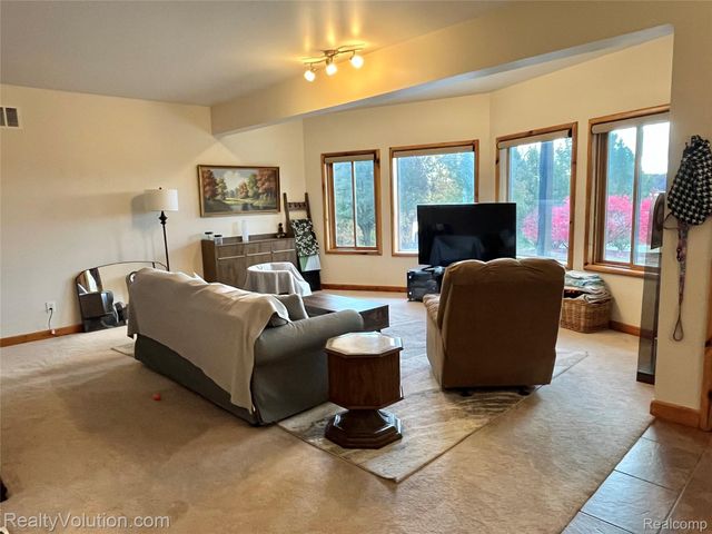 5012 Vista Bay Trail, Hadley Township, MI 48438