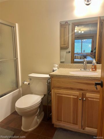 5012 Vista Bay Trail, Hadley Township, MI 48438