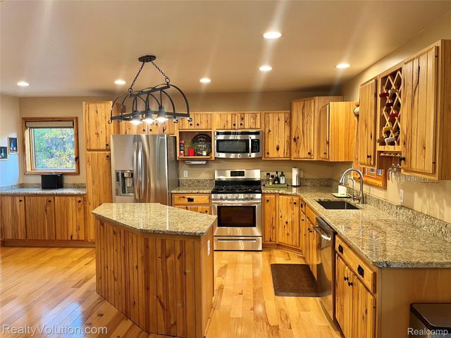 5012 Vista Bay Trail, Hadley Township, MI 48438