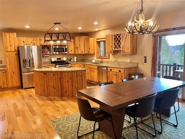 5012 Vista Bay Trail, Hadley Township, MI 48438