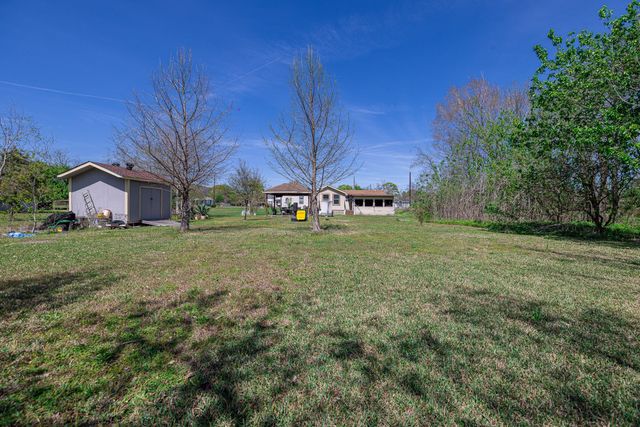 119 Weaver Street, Baytown, TX 77520