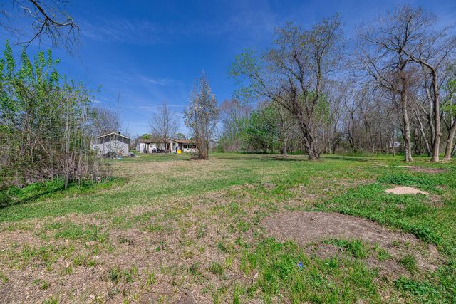 119 Weaver Street, Baytown, TX 77520