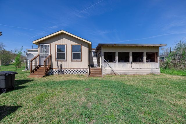 119 Weaver Street, Baytown, TX 77520