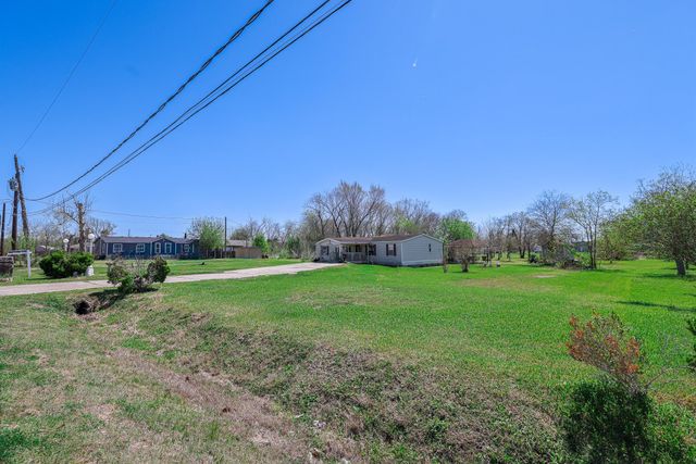 119 Weaver Street, Baytown, TX 77520