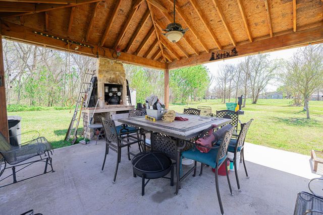 119 Weaver Street, Baytown, TX 77520