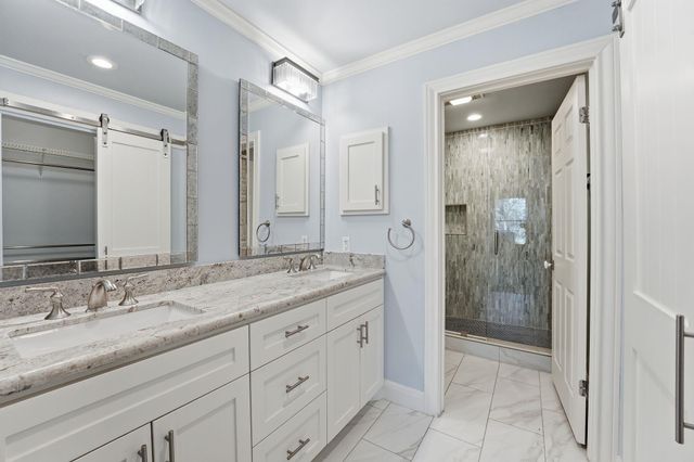 28 Tournament WAY, The Hills, TX 78738