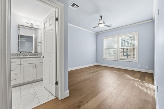 28 Tournament WAY, The Hills, TX 78738