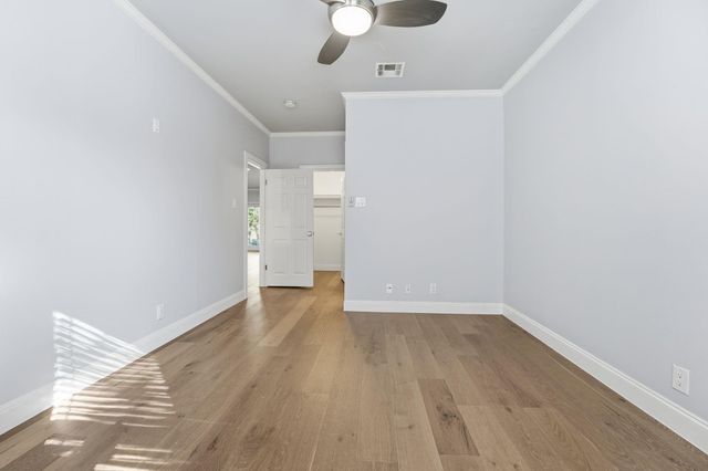 28 Tournament WAY, The Hills, TX 78738