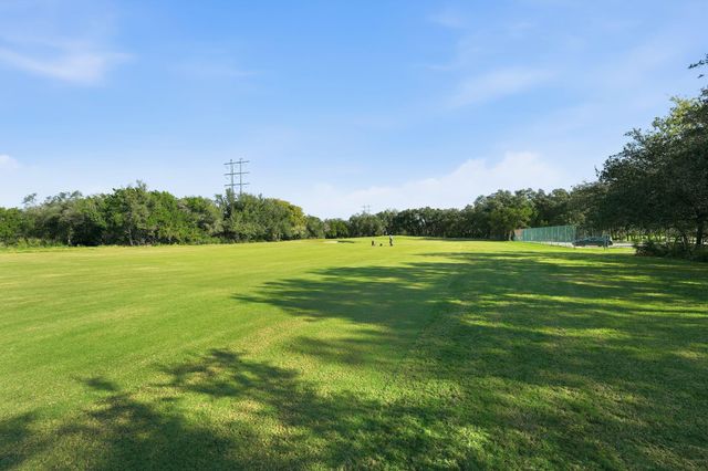 28 Tournament WAY, The Hills, TX 78738