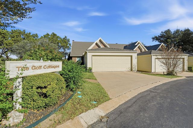 28 Tournament WAY, The Hills, TX 78738