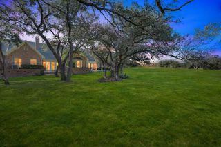 28 Tournament WAY, The Hills, TX 78738