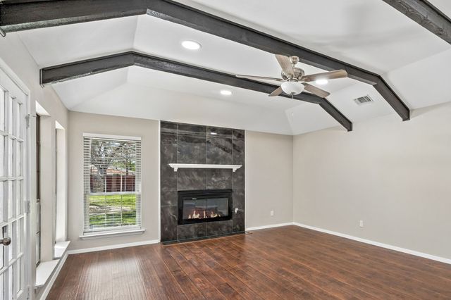 904 Bert Drive, Arlington, TX 76012