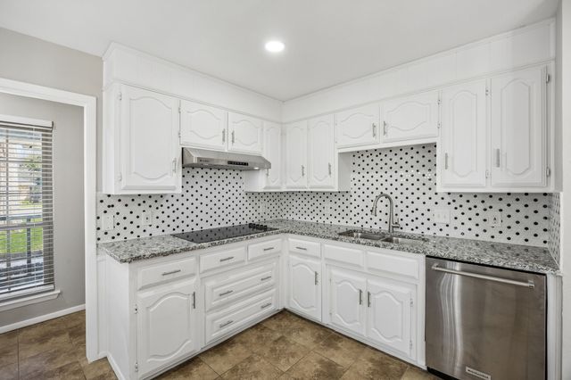 904 Bert Drive, Arlington, TX 76012