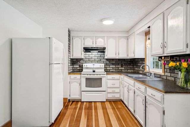 24 Pine Meadow Drive, North Berwick, ME 03906