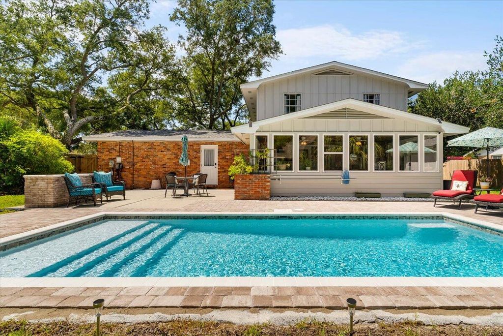 11 NW Windemere Court, Fort Walton Beach, FL 32547