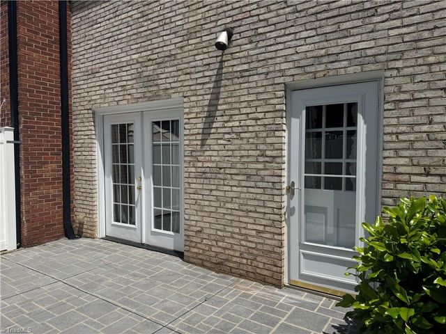 329 Hanover Arms Court, Winston-salem, NC 27104