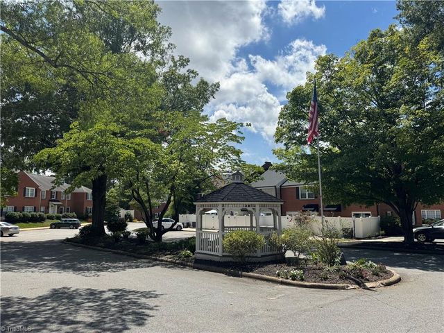 329 Hanover Arms Court, Winston-salem, NC 27104
